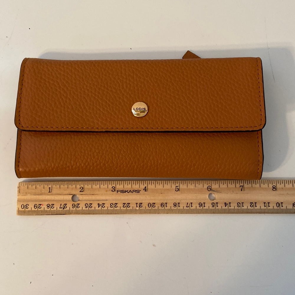 Trifold womens wallet